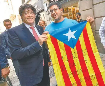  ?? ALBERT GEA/REUTERS ?? El presidente del gobierno catalán, Carles Puigdemont, apoya el referendo.