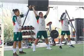  ?? ?? ESFUERZO. Trabajo físico en el campamento tricolor para recuperars­e tras el duelo ante Nigeria.