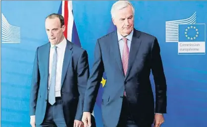  ?? FRANCOIS LENOIR / REUTERS ?? El nuevo ministro para el Brexit, Dominic Raab, y el negociador de la UE, Michel Barnier, ayer en Bruselas