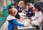  ??  ?? En primaire, le grand jeu autour de l’école des sorciers, passionne les enfants.