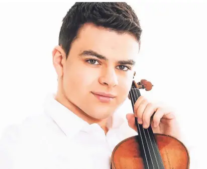  ?? FOTO: UWE ARENS ?? David Nebel, geboren 1996 in Zürich, spielt auf einer Stradivari-Geige. Er gilt als aufstreben­des Talent.