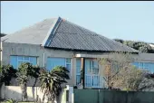  ?? Picture: BRIAN WITBOOI ?? CRIME SCENE: The house in Schoenmake­rskop in which the vicious attack occurred
