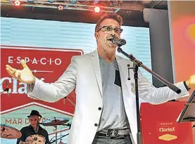  ??  ?? Sergio Lepegüe. Además de conducir la apertura, tocó con su banda.