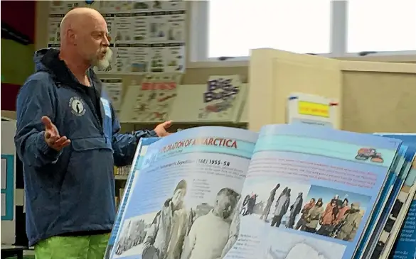  ??  ?? Expedition leader Al Fastier gave a talk on Sir Edmund Hillary’s Antarctic trip in the Tuakau Primary School library.