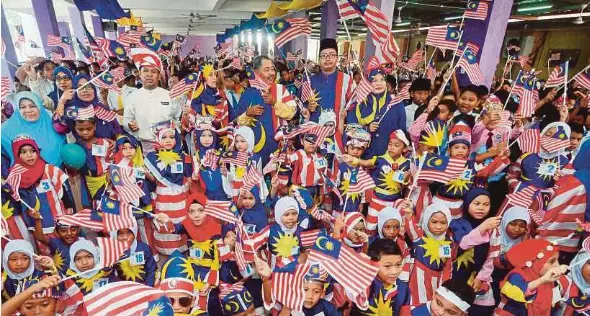 Sk Sungai Isap Pupils Join Month Long Merdeka Activities Pressreader