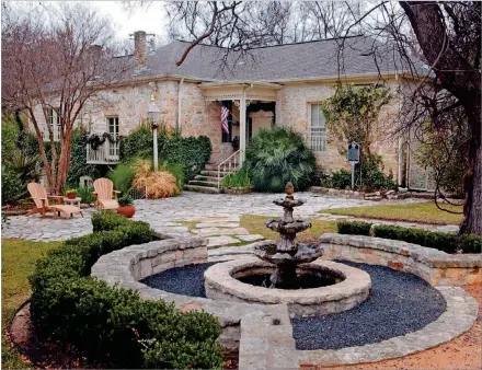  ?? AMERICAN-STATESMAN ?? Millbrook, seen in this 2006 photo, has a circular driveway to connect the homes.