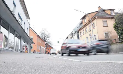  ?? ARCHIVFOTO: MARVIN WEBER ?? Markdorf ist für die B 33 ein Nadelöhr. Mit dem Bau der Südumfahru­ng soll wenigstens ein Teil des Verkehrs aus der Stadt gehalten werden.