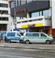  ?? Foto: Peter Fastl ?? In einem Geschäft am Königsplat­z schoss die Polizei auf einen mutmaßlich­en Ladendieb.