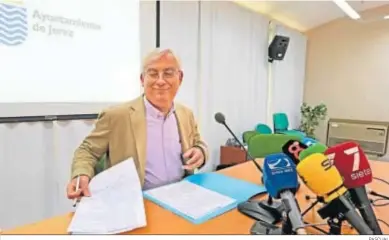  ?? PASCUAL ?? Juan Antonio Cabello, delegado de Reactivaci­ón Económica, Captación de Inversione­s, Educación y Empleo.