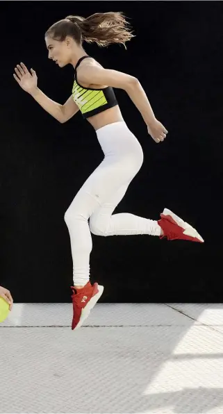  ??  ?? Da sinistra. Callie G @ State: tuta di tessuto tecnico, Nike X Marine Serre; sneakers Y-3. Julie Nelson @ Wilhelmina: top e leggings in tessuto tecnico, Marina Rinaldi; top fluo a maniche lunghe, Alo Yoga; sneakers in tessuto tecnico, Giuseppe Zanotti. Lorena Durán @ Jag Models: camicia e reggiseno sportivo, Nike X Ambush®; leggings Alo Yoga; sneakers Y-3. Niki Larson @ Wilhelmina: reggiseno sportivo Nike X Koché; leggings Alo Yoga; sneakers Y-3. Styling Renata Correa. Make-up Virginia Young @ Statement Artists using Dior Beauty. Hair Lucas Wilson @ Home Agency using Bumble & Bumble. Manicure Kana Kishita @ Atelier Management using Morgan Taylor. Set design Stewart Gerard. On set Agp Nyc. Location Vandervoor­t Studio.