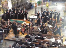  ?? FOTO: ANDREAS BRÜCKEN ?? Die Musiker boten den Zuhörern beim Abschlussk­onzert des DiademusFe­stivals in Roggenburg einen besonderer­n Vergleich.