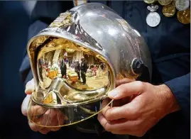  ?? (Photos Jean-François Ottonello et Michaël Alési / Dir Com) ?? Le chef de Corps des sapeurs-pompiers de Monaco, le colonel Norbert Fassiaux, a dépeint « deux profession­nels passionnés et dévoués ».