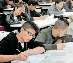  ?? /OMAR FLORES ?? Los alumnos mexicanos mantuviero­n la misma puntuación obtenida en las pruebas PISA de hace 10 años