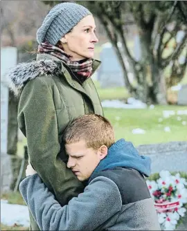  ?? MARK SCHAFER / AP ?? Roberts es una madre que ha de lidiar con un hijo adicto (Lucas Hedges)