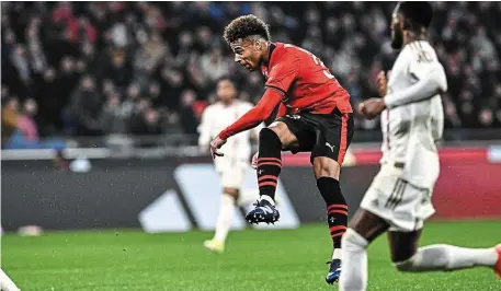  ?? | PHOTO : AFP ?? Buteur et passeur décisif, le milieu rennais Désiré Doué a livré un match référence à Lyon, vendredi (2-3).