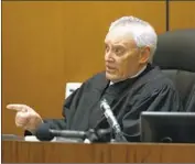  ?? Gary Coronado Associated Press ?? JUDGE RONALD Coen speaks at a hearing in which Knight pleaded no contest in the 2015 death of Terry Carter. At some hearings, Knight and Coen joked.