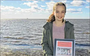  ?? DESIREE ANSTEY/JOURNAL PIONEER ?? Ardyn Hardy, from Chelton, received national honours for her history video.