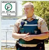  ??  ?? Lieutenant Jonathan Beauvais, coordonnat­eur provincial, communicat­ions et contrôle routier à la SAAQ, lors d’une entrevue réalisée pour l’émission Les Passionnés du VR et du Camping.