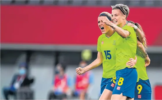  ?? Bild: Jon Olav Nesvold ?? Olivia Schough fick jubla tillsamman­s med Lina Hurtig i premiären.