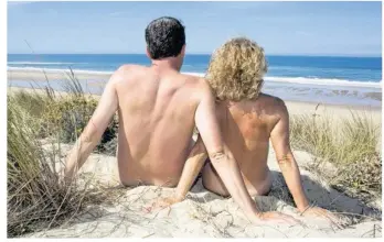  ?? © Fotolia) ?? Le camping de Bertrand Pilard est situé à quelques kilomètres d’une plage naturiste à Erquy. (photo d’illustrati­on