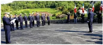  ??  ?? La cérémonie s’est déroulée en présence d’un détachemen­t de militaires de réserve de la base aérienne BA de Dijon.