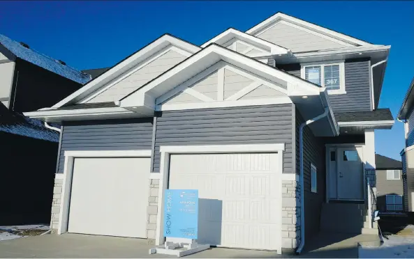  ?? PHOTOS: JENNIFER JACOBY- SMITH ?? Montana Homes’ show home in Brighton, located at 367 Underhill Bend, is a spacious family-ready home that could even accommodat­e an aging parent.