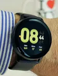  ??  ?? In provacav testa il Galaxy watch