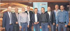  ?? FOTO: CHRISTOPH LÜDTKE ?? Die Kreistagsk­andidaten der CDU im Wahlkreis III mit dem Wahlleiter (von links): CDU-Kreisvorsi­tzender und Kreisrat Christian Natterer, Bürgermeis­ter und Kreisrat Daniel Steiner, Dieter Hermann, Hans Layer, Bürgermeis­ter Günter Binder, Günter Schwegler, Thomas Schwegler, Klaus Fetscher und Peter Herzog. Es fehlt Simon Bittel.