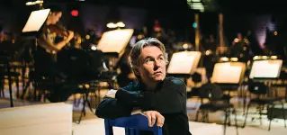  ??  ?? In scena Fra gli ospiti in arrivo al Teatro Filarmonic­o anche EsaPekka Salonen