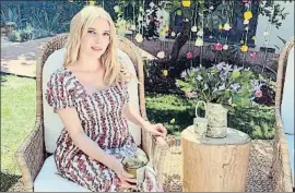  ?? INSTAGRAM ?? Emma Roberts en el mágico jardín que recreó para su fiesta