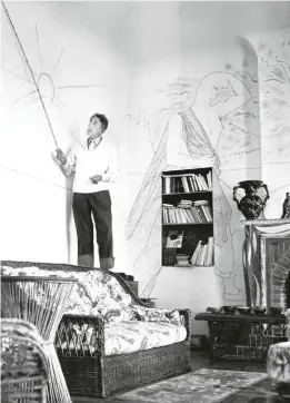  ??  ?? Villa Santo Sospir, French Riviera: Jean Cocteau painting on the wall, archive picture