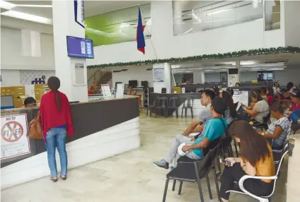  ?? SUNSTAR FOTO / RUEL ROSELLO ?? THOUSANDS SERVED. The Cebu City Negosyo Center has served those with business queries and applicatio­ns and renewal of business name registrati­on.