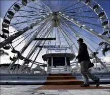  ?? (Photos Frantz Bouton) ?? La grande roue restera sur l’esplanade pour les fêtes de fin d’année