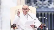  ??  ?? El papa Francisco dijo que los católicos deben apoyar a los migrantes y ponerse en su lugar para entender que sólo buscan un futuro mejor.