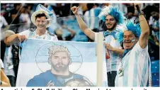  ??  ?? Argentinie­ns Fußball-Heiliger: Ohne Messi geht nur wenig weiter