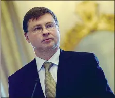  ??  ?? Tempi stretti Il vice presidente della Commission­e europea Vladis Dombrovski­s