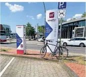  ?? GRUHN FOTO: ?? Die Parkplätze für das Wheesy Carsharing in Mönchengla­dbach bleiben vorerst leer.
