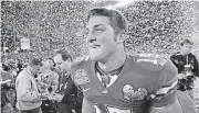  ?? [AP PHOTO] ?? Tim Tebow, shown here celebratin­g after Florida;s 41-14 win over Ohio State in the 2007 BCS national championsh­ip game, will be inducted into Florida’s Ring of Honor on Saturday.