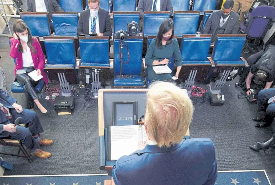  ?? Mandel ngan/afp ?? Trump, ayer, durante su conferenci­a de prensa, en la que no respondió preguntas