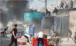  ?? REUTERS ?? Palestinos protestaro­n