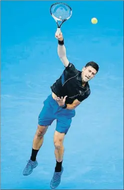  ?? SCOTT BARBOUR / GETTY ?? Novak Djokovic connectant un servei contra Albert Ramos