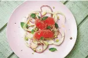  ?? POST] [PHOTO BY DEB LINDSEY, FOR THE WASHINGTON ?? This fennel pomelo salad with pistachios dish is from a recipe by Ellie Krieger.