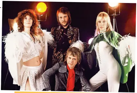  ?? Picture: DALLE/EYEVINE ?? Dancing team: Abba’s members Frida, Benny, Bjorn and Agnetha