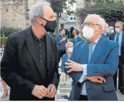  ??  ?? ● El arquitecto Guillermo Vázquez Consuegra con Alfonso Pérez de los Santos.