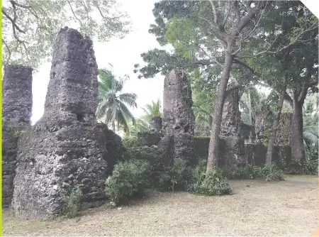  ??  ?? ■ OLD CHURCH RUINS: Ang Old Church Ruins, Guiob Church kaniadto, historic spot sa Camiguin nga gidagsa nasab sa mga turista gumikan sa architectu­ral style niini.