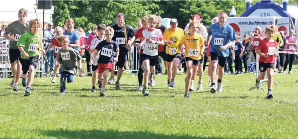  ?? RP-FOTOS (2): ACHIM BLAZY ?? Die sportliche­n Wettbewerb­e sollen beim LEG-Familienso­nntag während der Zelt Zeit am Grünen See für noch mehr Abwechslun­g sorgen.