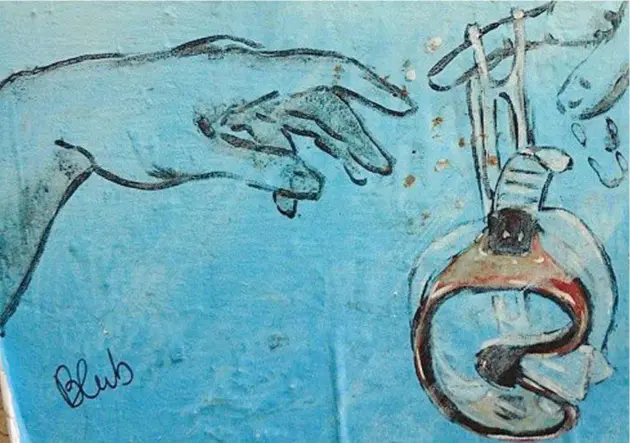  ??  ?? L’immagine Un’opera dello street artist Blub dalla serie L’arte sa nuotare, Firenze