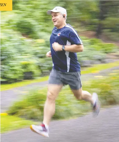  ?? FRANK GUNN / THE CANADIAN PRESS ?? Conservati­ve Leader Erin O'Toole goes for a morning run in Ottawa on Wednesday.