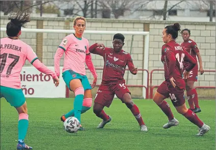  ?? FOTO: EDFL ?? Kheira Hamraoui marcó el 0-2 en la victoria contra el Logroño y volvió a completar un gran partido saliendo de titular