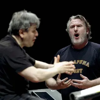  ??  ?? Protagonis­ti Antonio Pappano e Simon O’Neill durante le prove del «Fidelio»